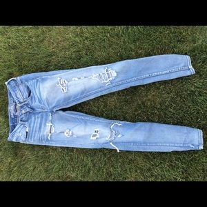 American Eagle light wash skinny jegging